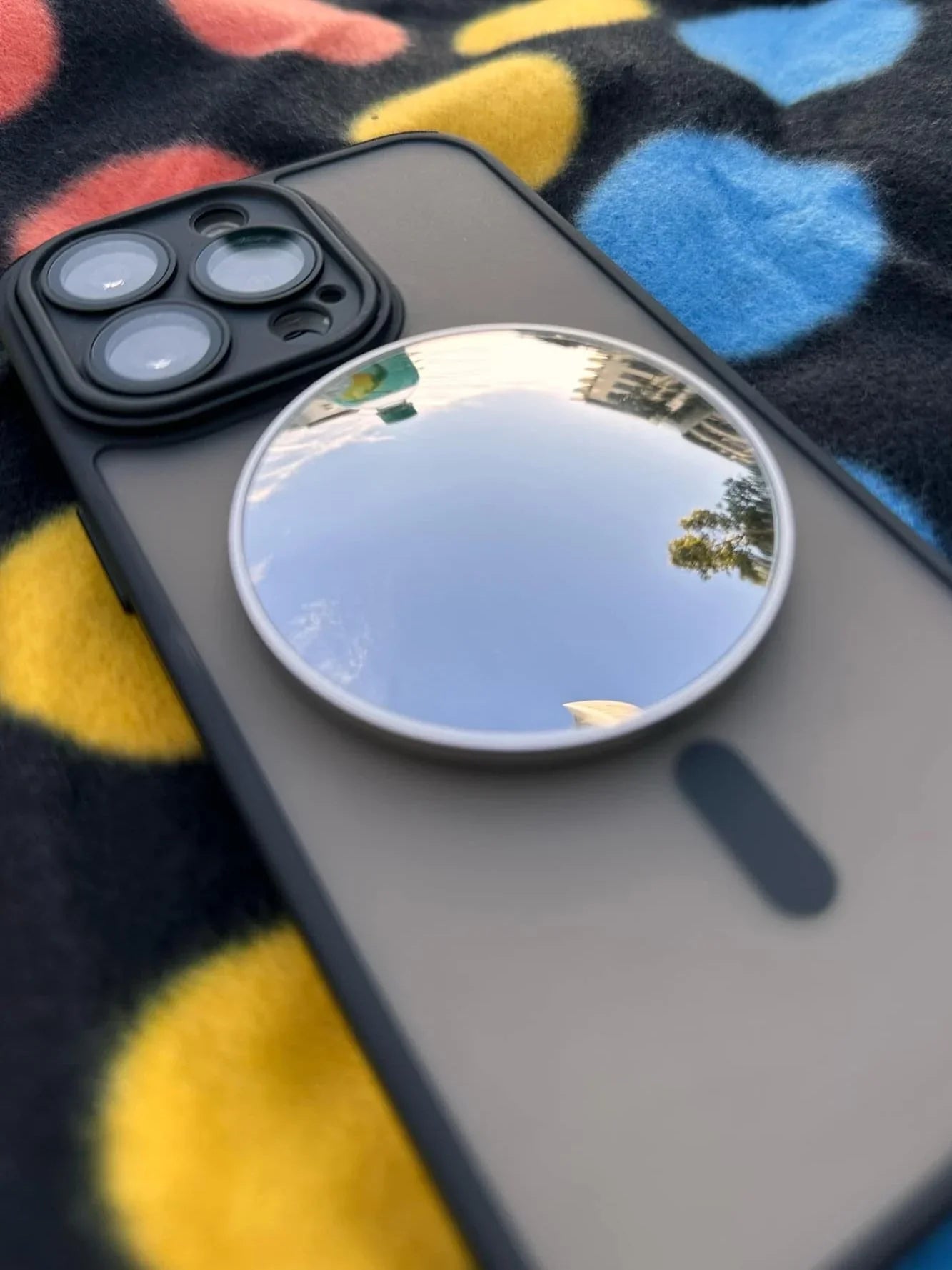 SnapStar - MagSafe Selfie Mirror for Perfect Moments.